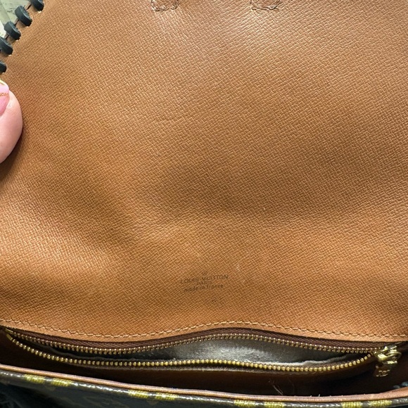 Louis Vuitton Brown and Black Fringe Crossbody Bag - Picture 4 of 9